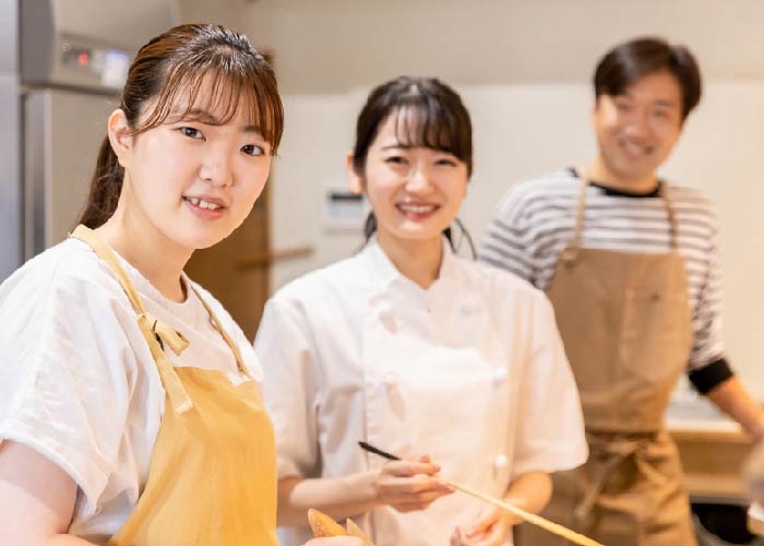 朝食調理・提供・片付け