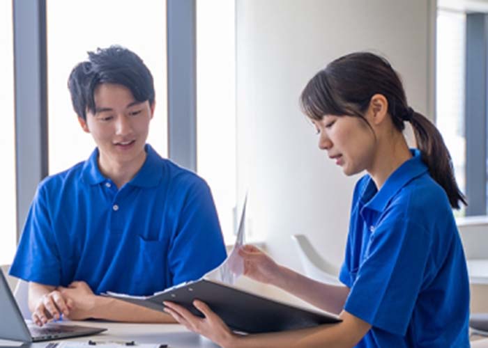 介護職員〈正職員〉