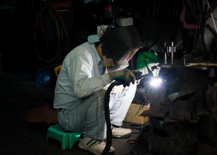 溶接組立・金属加工機 オペレーター
