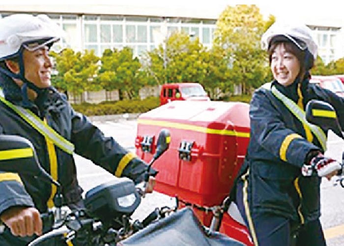 バイクによる郵便物等の配達