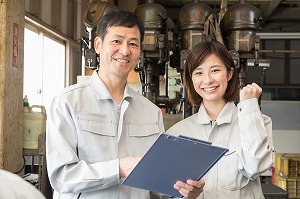 <自由参加の説明会開催中♪>★ロール紙を運ぶ作業★6か月間は時給1300円！