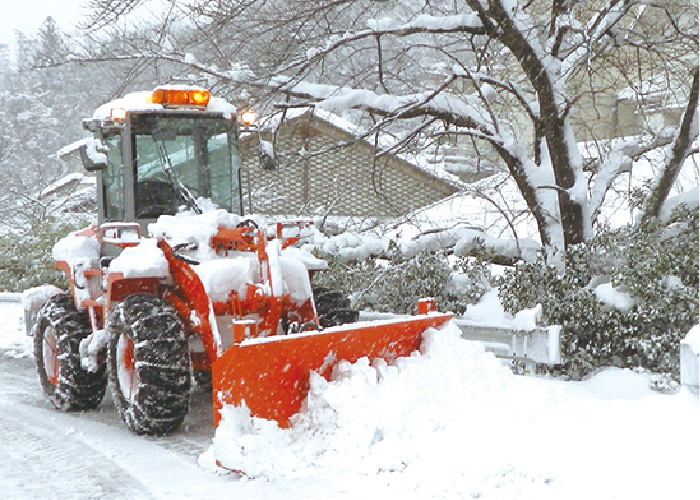 公道や民間施設の除雪作業