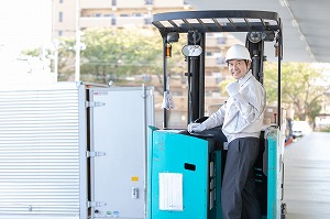 【須賀川市】日勤＆土日祝休み！倉庫内での入出荷♪フォークリフト運搬業務