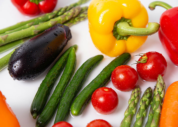 社員食堂の調理補助など