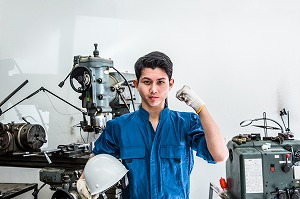 ＼日本のモノづくりを支える／コツコツ・集中・磨き上げる！シンプルな仕上げのお仕事