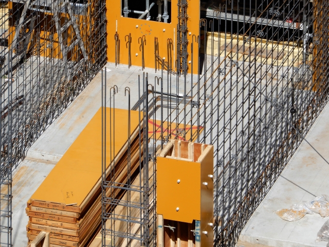 型枠大工求む‼【月給制/高月給/未経験OK/入社祝い金5万円】