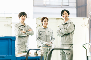 天候に左右されない室内作業！通い箱の仕分けと拭き取り掃除。平日のみのフルタイム